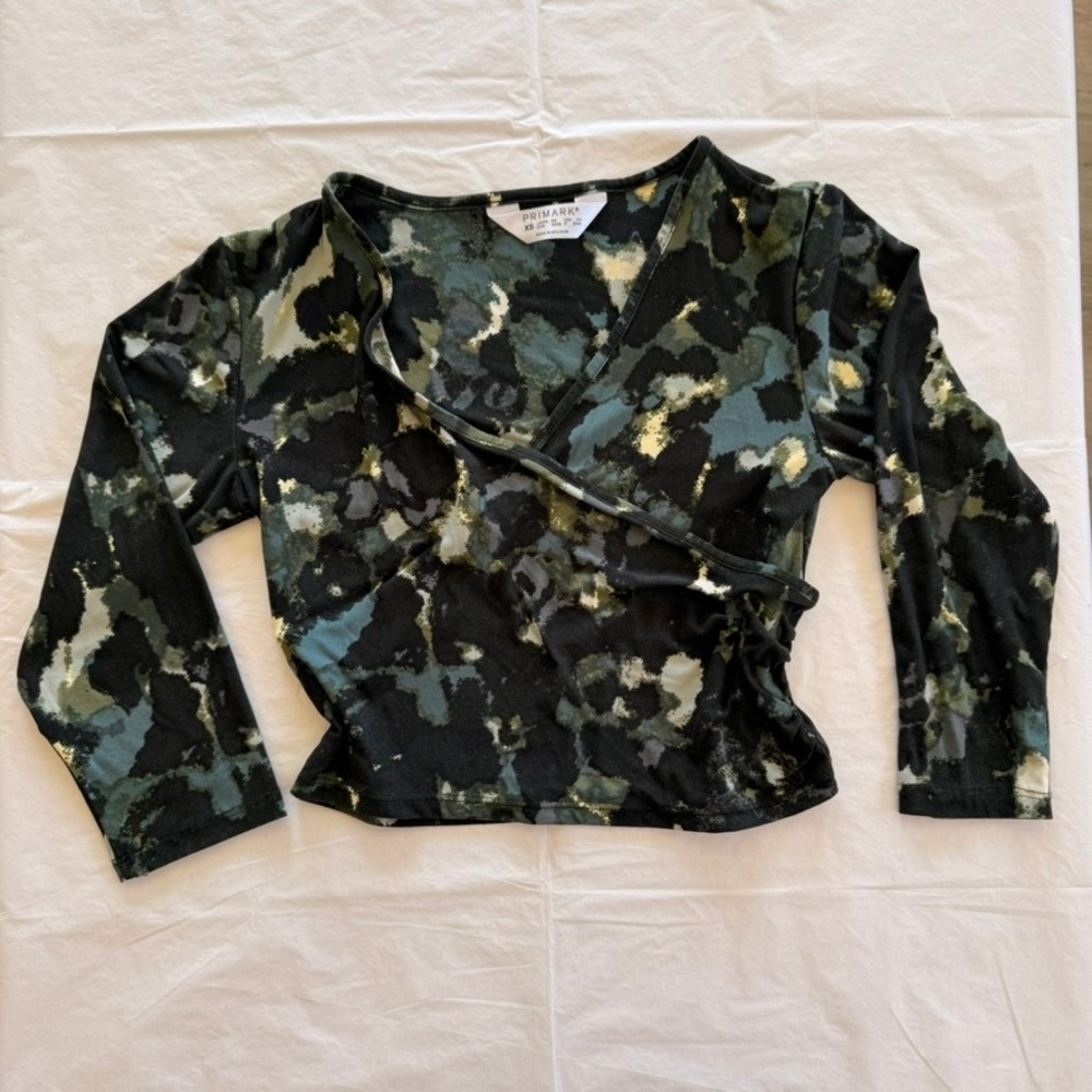 Primark Wrap Top Women XS Green Abstract Camo Good Cropped Long Sleeve V-Neck